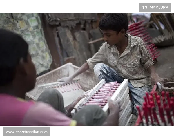 孟加拉国工厂曲棍球童工事件曝光 品牌方宣布终止合作引发广泛关注